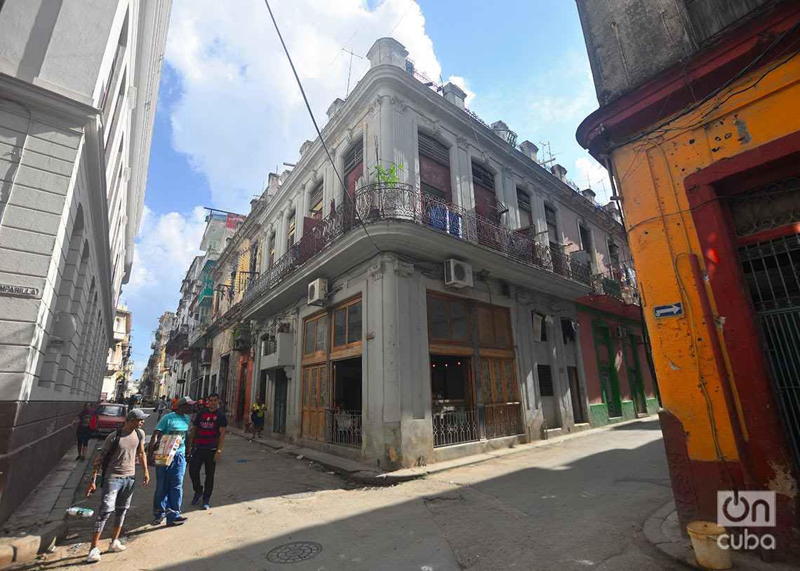 La esquina de la Perinola, formada por las calles Bernaza y Lamparilla. Foto: Otmaro Rodríguez.
