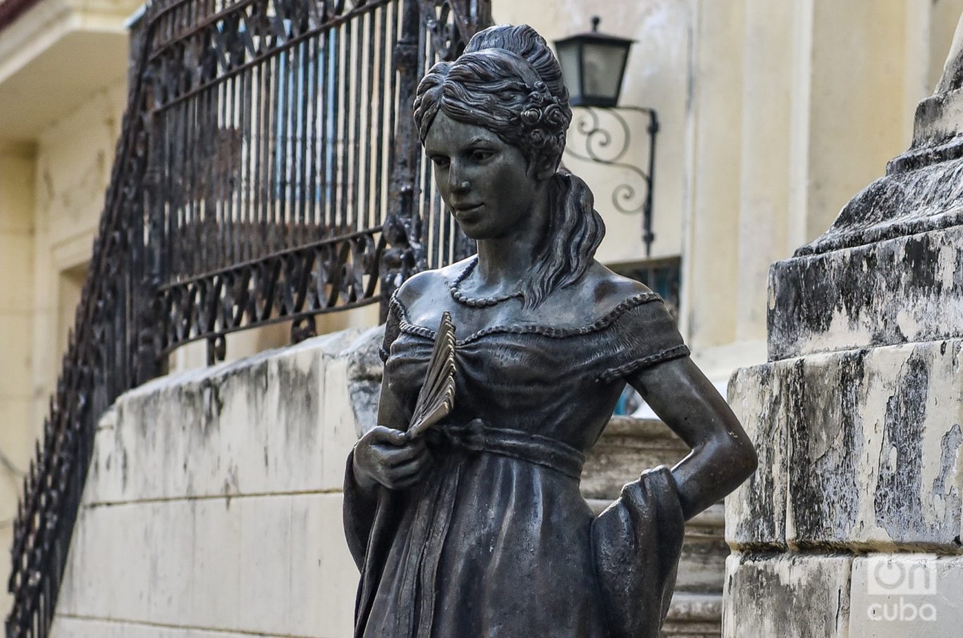 Escultura de Cecilia Valdés en La Habana Vieja. Foto: Kaloian.