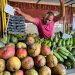 Productos agrícolas a la venta en un puesto cubano. Foto: Kaloian / Archivo.