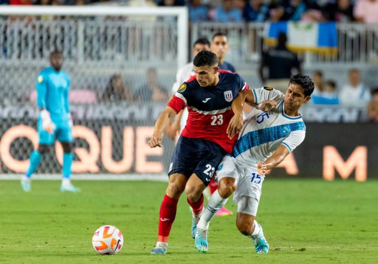 La selección cubana de fútbol logró conservar la categoría en el inicio del máximo nivel de la pasada Liga de Naciones de Concacaf. Foto:  Matias J. Ocner/Miami Herald.