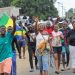 Celebran golpe militar en las calles de Akanda, Gabón. Foto: EFE/EPA/STR.