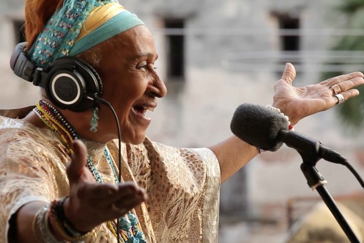 La cantante cubana Teresa García Caturla, fallecida en La Habana el 4 de septiembre de 2023. Foto: Playing For Change / Archivo.