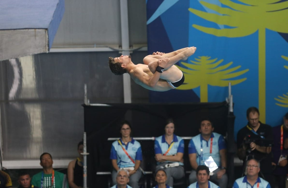 Luis Gustavo Cañabate compite en el clavados de los XIX Juegos Panamericanos de Santiago de Chile 2023. Foto: Mónica Ramírez/JIT.