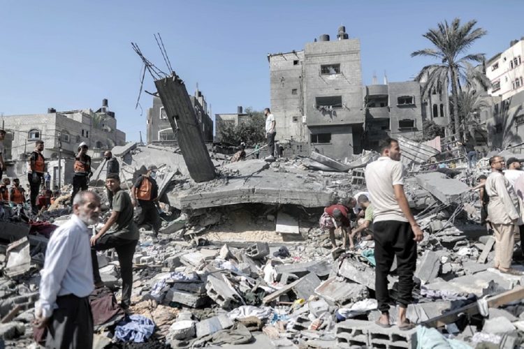 Destrucción en la Franja de Gaza como consecuencia de ataques de Israel. Foto: Haitham Imad / EFE.