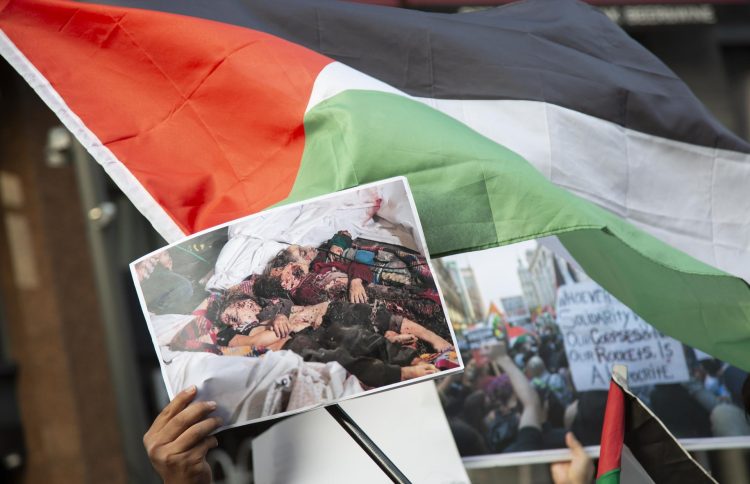 Manifestación frente a la embajada de Israel en Seúl, Corea del Sur, 18 de octubre de 2023. Foto: EFE/EPA/Jeon Heon-Kyun.