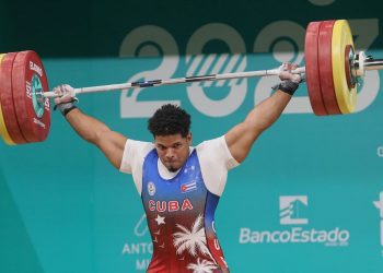 El pesista cubano pesista cubano Juan Carlos Zaldívar (102 kg), medallista de plata en los Juegos Panamericanos de Santiago de Chile. Foto: Jit / Facebook.
