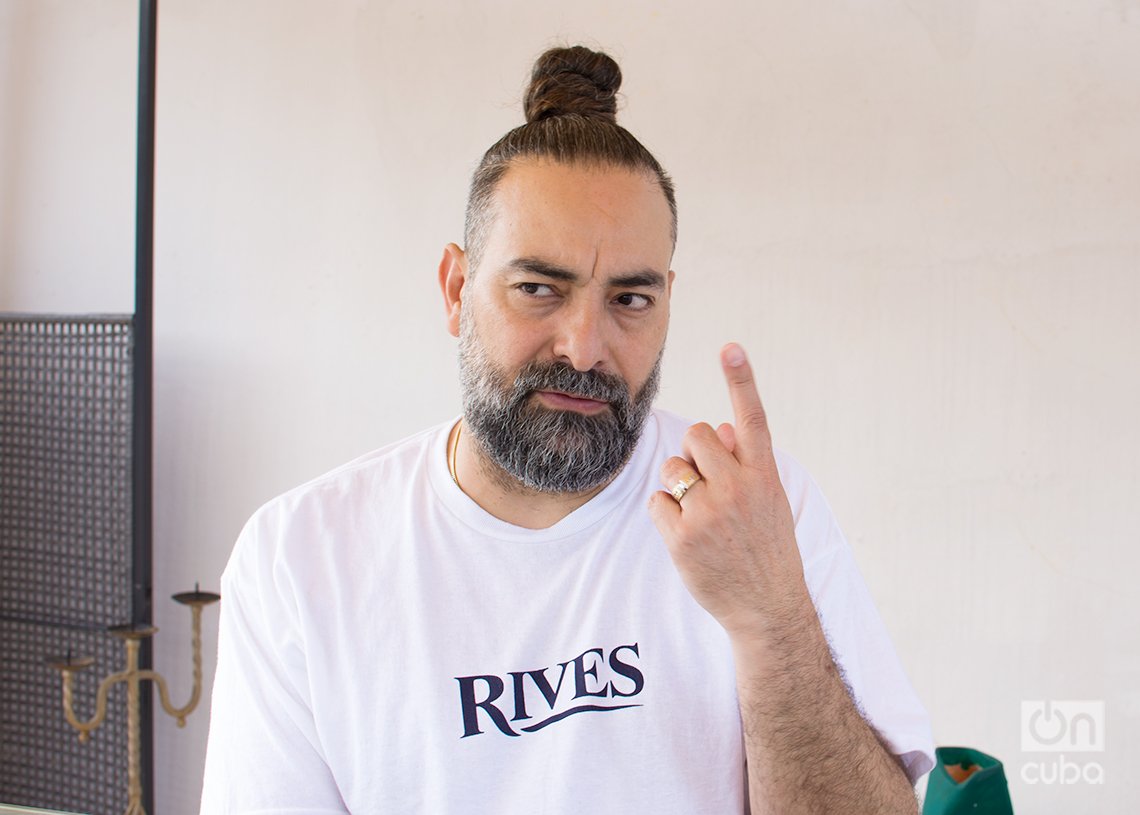 Alain Pérez en entrevista con OnCuba. Foto: Otmaro Rodríguez.