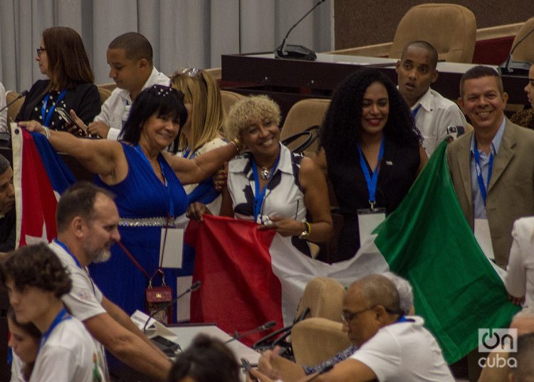 Cubanos residentes en el exterior participantes en la IV Conferencia La Nación y la Emigración, en La Habana. Foto: Otmaro Rodríguez.