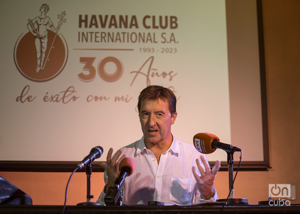 Cristian Barré, director general de Havana Club International S.A., durante una conferencia de prensa por los 30 años de la compañía. Foto: Otmaro Rodríguez.