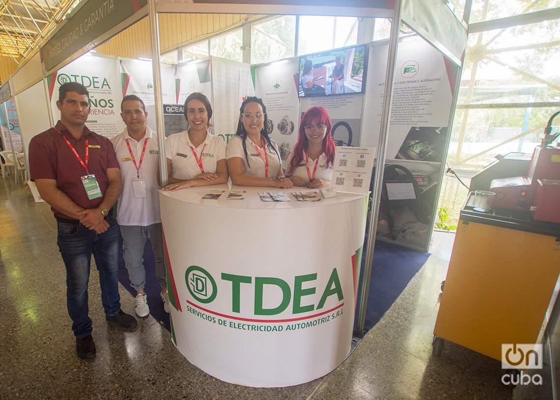 Team of the private MSME TDEA at the enterprise’s stand at the Havana International Trade Fair FIHAV 2023. Photo: Otmaro Rodríguez.