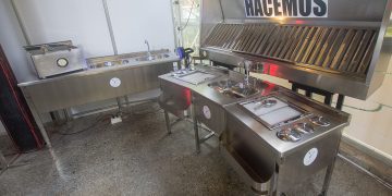 Productos fabricados por el grupo creativo Alacero, de Cienfuegos. Foto: Otmaro Rodríguez.