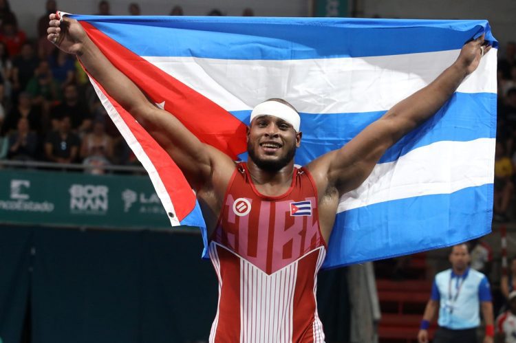 Gabriel Rosillo, campeón mundial en el presente año, fue uno de los campeones de la lucha en los Juegos Panamericanos de Santiago de Chile 2023. Foto: Tomada de JIT.