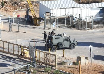 Actividad en el puesto de control de Ofera, en Israel, antes de que los rehenes de Hamás fueran intercambiados por prisioneros palestinos. Foto: EFE.
