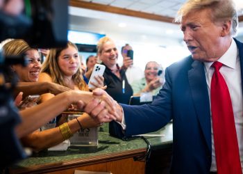 Donald Trump en el Versailles (Miami). Foto: The New York Times.