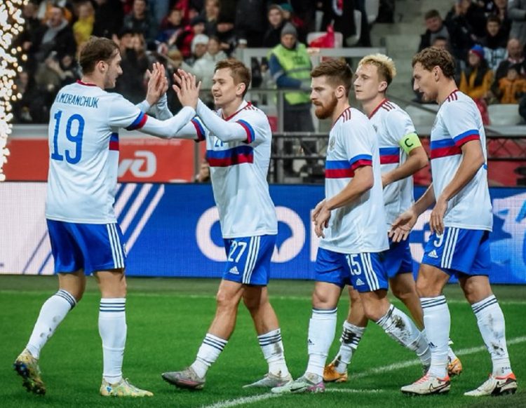 Futbolistas rusos celebran uno de sus goles en su victoria 8-0 ante Cuba en Volgogrado, Rusia, el 20 de noviembre de 2023. Foto: @TeamRussia / X.