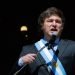 El presidente de Argentina, Javier Milei, en el balcón de la Casa Rosada. Foto: EFE.