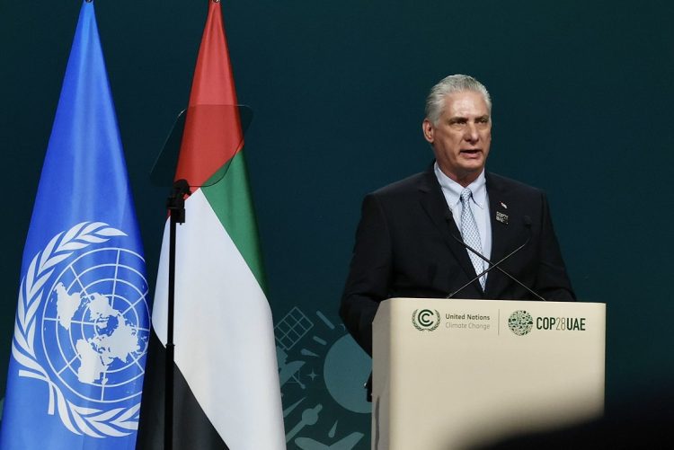 El presidente Miguel Díaz-Canel habla durante la Cumbre del Clima de las Naciones Unidas (COP28), en Dubái. Foto: PresidenciaCuba / X.