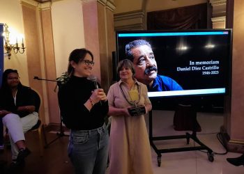 Escuela de cine en Cuba premia a la Televisión Serrana y rinde homenaje a su fundador, Daniel Diez. Foto: Tomada de Radio Santa Cruz.