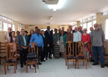 Pillay, al centro, con representantes de movimientos ecuménicos de la isla. Foto: Consejo de Iglesias de Cuba.