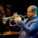 Yasek Manzano durante el homenaje a Santiago Feliú en el concierto “Los Días de Gloria”, en el Teatro Martí de La Habana. Foto: Otmaro Rodríguez.
