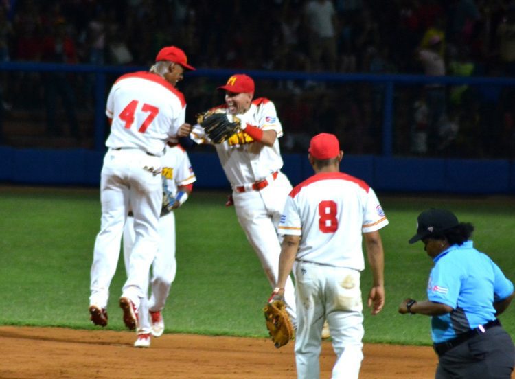 Artemisa y Matanzas dieron un gran juego para abrir la final de la segunda Liga Élite. Foto: Ricardo López Hevia.