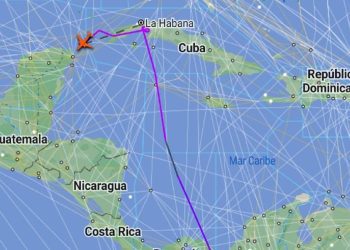 Mapa del recorrido del avión que se desvió a Cancún el viernes 19 de enero, cuando intentaba aterrizar en el Aeropuerto José Martí. Foto: Facebook/Eduardo Rodríguez Dávila.