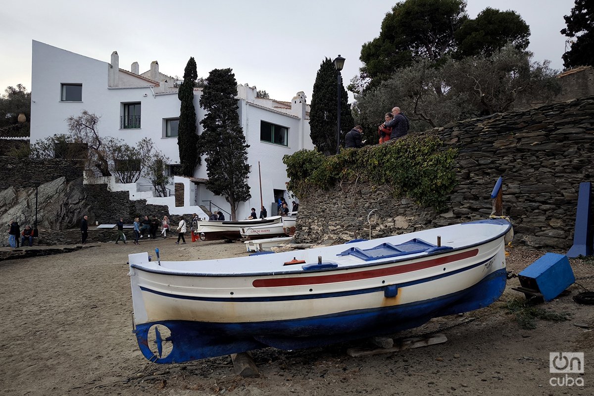 La casa en la que vivieron Dalí y Gala por más de cincuenta años, ubicada junto a una apacible cala. Foto: Alejandro Ernesto.