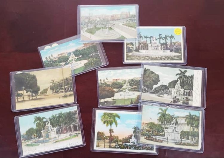 Postales pertenecientes a la colección donada por la fotógrafa estadounidense Cathryn Griffith a la Biblioteca Nacional de Cuba José Martí. Foto: Cubavisión Internacional / Facebook.