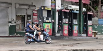 Servicentro en La Habana, junio de 2023. Foto: EFE/ Ernesto Mastrascusa.