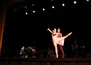 Para el cierre fue el estreno mundial de Apparatus, coreografía que ensambló jazz latino con las coreografías del Ballet Nacional de Cuba. Foto: Nihao53/Facebook.