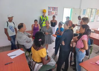 Actividad de capacitación de la mipyme cubana de construcción Pujalte. Al centro, su líder, María Cristina Pujalte. Foto: Grupo Pujalte / Facebook.