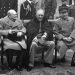 El primer ministro británico Winston Churchill, el presidente estadounidense Franklin Roosevelt y el líder soviético Joseph Stalin se reunieron en Yalta en febrero de 1945 para discutir su ocupación conjunta de Alemania y sus planes para la Europa de posguerra. Foto: Wikimedia.