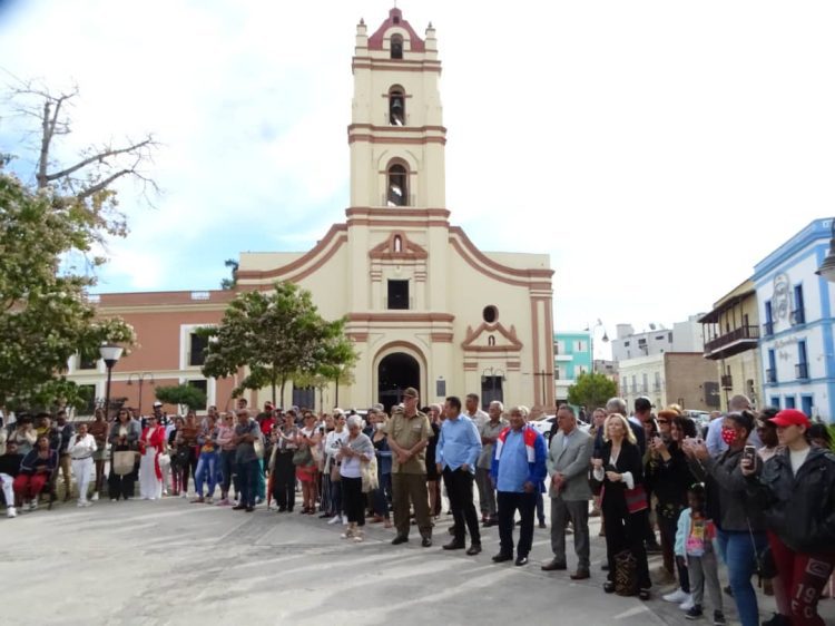 Autoridades e invitados en el acto de inicio de las festividades por los 510 años de Camagüey. Foto: Radio Cadena Agramonte.