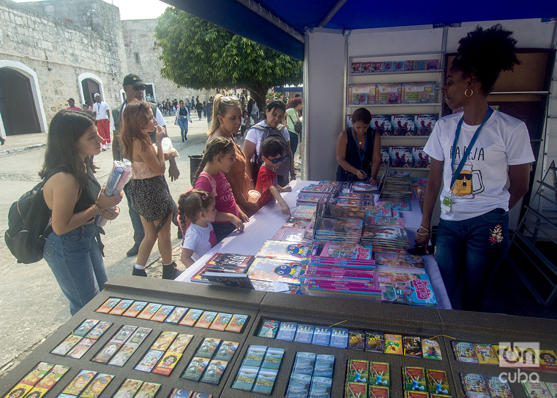 32 Feria Internacional del Libro de La Habana, en la fortaleza de San Carlos de La Cabaña. Foto: Otmaro Rodríguez.