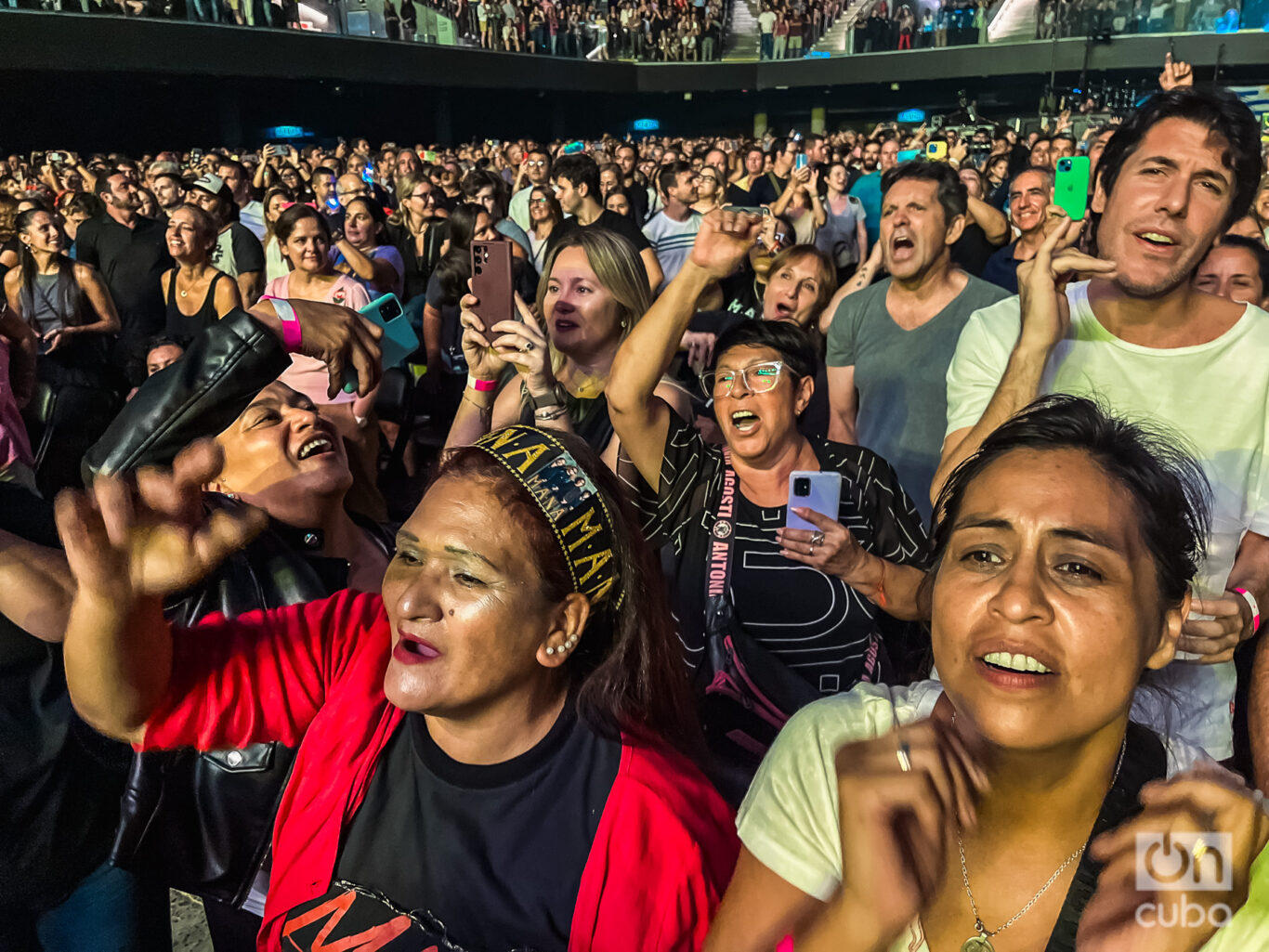 El público delirando con el concierto de Maná en Buenos Aires. Foto: Kaloian.
