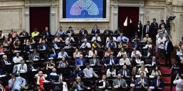 La Cámara Baja del Congreso argentino apueba en general la “ley ómnibus”, proyecto estrella del Ejecutivo de Javier Milei, por 144 votos a favor y 109 en contra. Foto: Matías Martín Campaya / EFE.