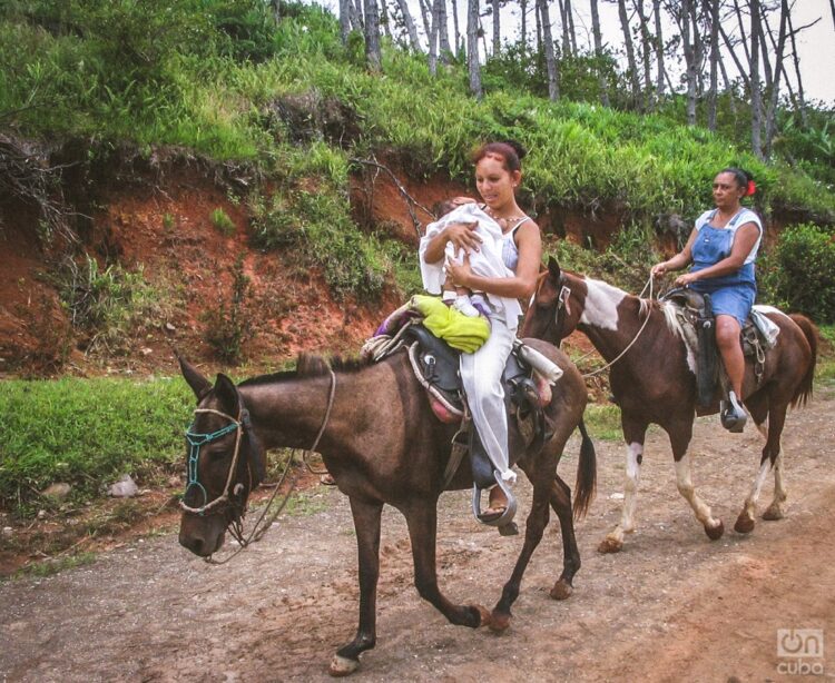 Por los parajes de la Sierra Maestra. Foto: Kaloian.