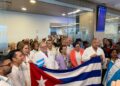 Imagen de archivo de médicos cubanos en Honduras. Foto: @Embacubahondura / Archivo.