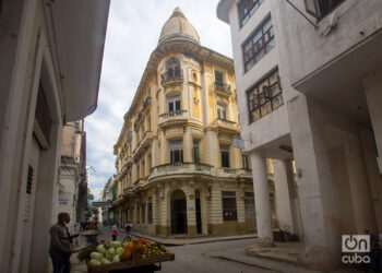 Calle Aguiar, en La Habana. Foto: Otmaro Rodríguez.