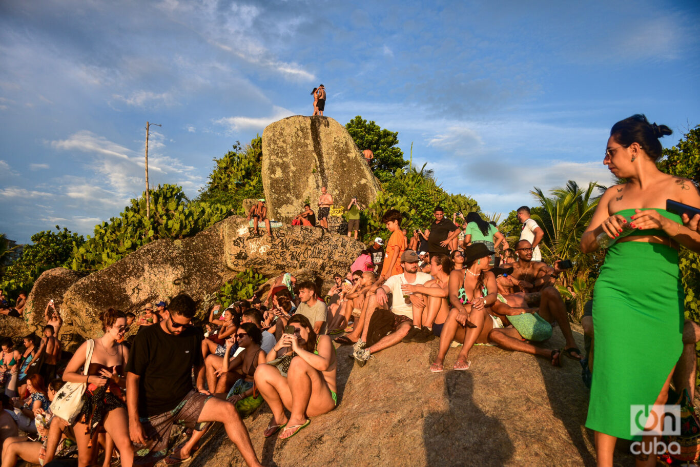 Piedra de Arpoador, una elevación rocosa que divide las icónicas playas de Copacabana e Ipanema. Foto: Kaloian.