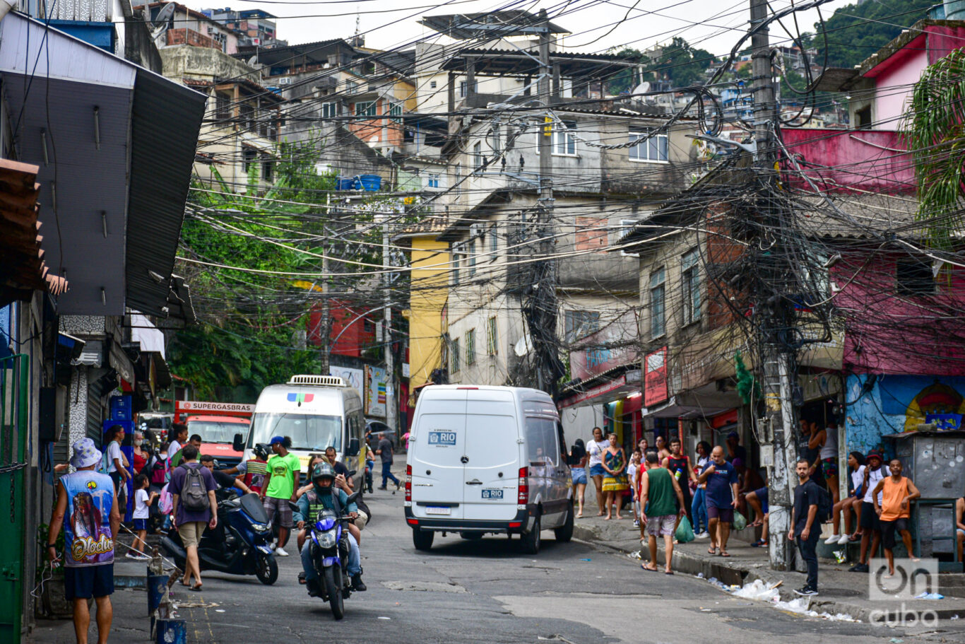  El ajetreo por las calles Rocinha. Foto: Kaloian.
