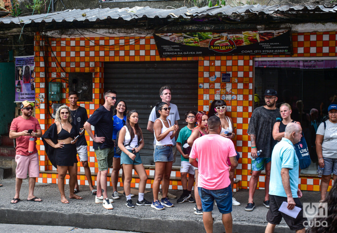 Grupo de turistas en un tour por Rocinha. Foto: Kaloian.