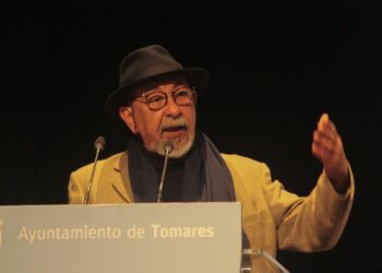 Leonardo Padura en la Feria del Libro de Tomares, Sevilla. Foto: Andy Jorge Blanco.
