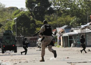 Policía haitiana en una redada contra pandilleros Foto. Ralph Tedy Erol. Reuters