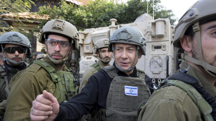 El primer Ministro israelí Benjamin Netanyahu durante una visita a Gaza en medio de la guerra. Foto: RFI / Archivo.