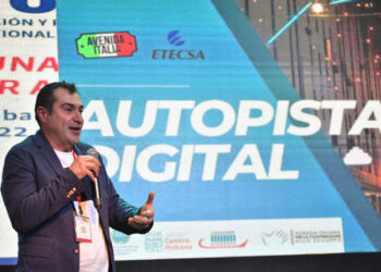 Presentación del proyecto de “autopista digital” en la Avenida Italia, durante la XIX Feria Internacional de Informática 2024. Foto: Omara García / ACN.