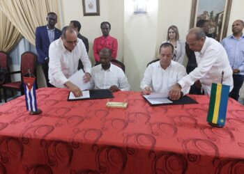 Firma de memorando de entendimiento entre Cuba y Ruanda en materia de salud. Foto: X/Minsap.
