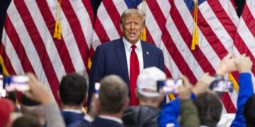 Donald Trump en el Iowa Events Center después del caucus en Iowa, 15 de enero de 2024. Foto: EFE/EPA/Jim Lo Scalzo.