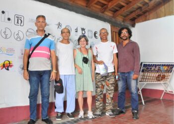 Los entrevistados (de izquierda a derecha): Maikel, José Luis, Rocío, Rodolfo Rodríguez y
Rodolfo Tamayo. Foto: Cortesía de Rodolfo Tamayo.