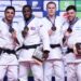El cubano Iván Silva (2-i), ganador del Grand Prix deJudo de Austria, celebra junto a los demás medallistas del torneo. Foto: International Judo Federation / X.